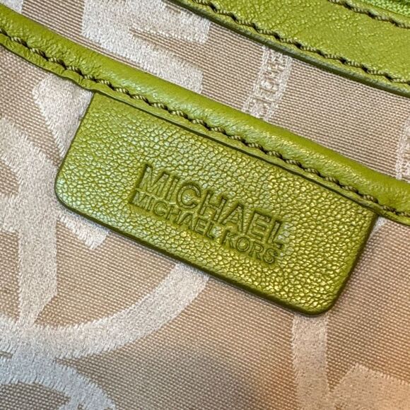 Michael Kors Purse Handbag Leather Lillie Chartreuse Chainlink Hobo Shoulder Bag - Picture 14 of 16